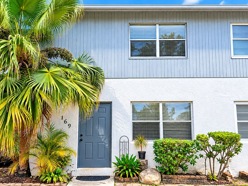 7169 W Sunrise Blvd