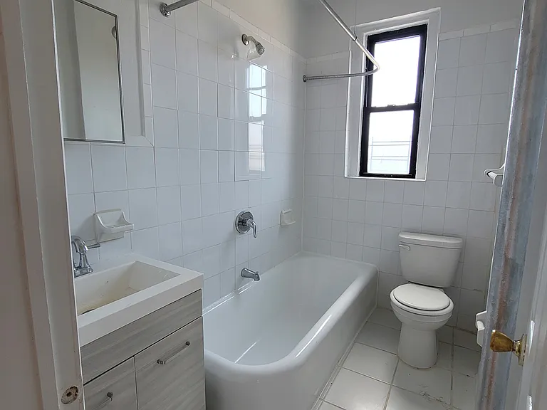 2080-2090 Grand Concourse #47B — Photo 9