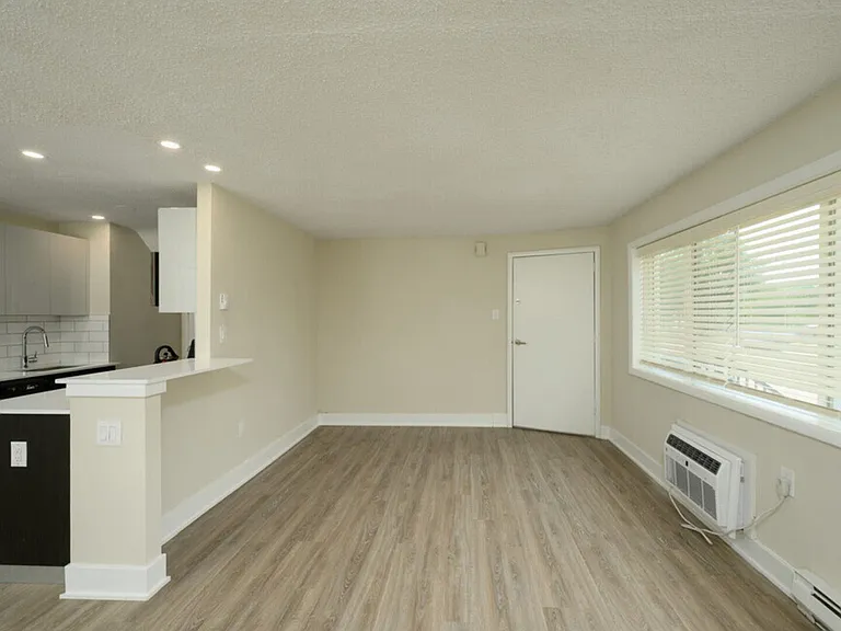 North Lane Apartments — Photo 6