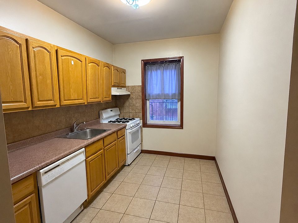 1st image of 45-23 45th St #3