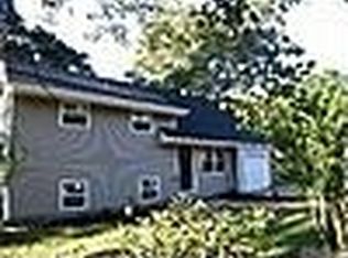 6 1st St, Farmingville, NY 11738