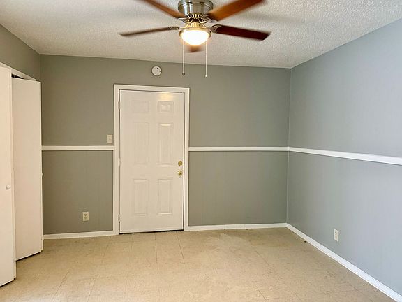 5th image of 910 E Petaluma Blvd