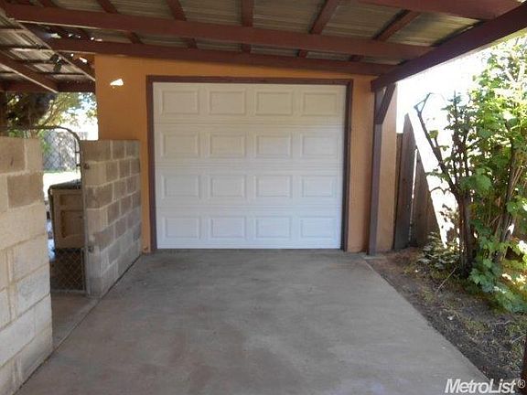2nd image of 1405 Giahos Ave