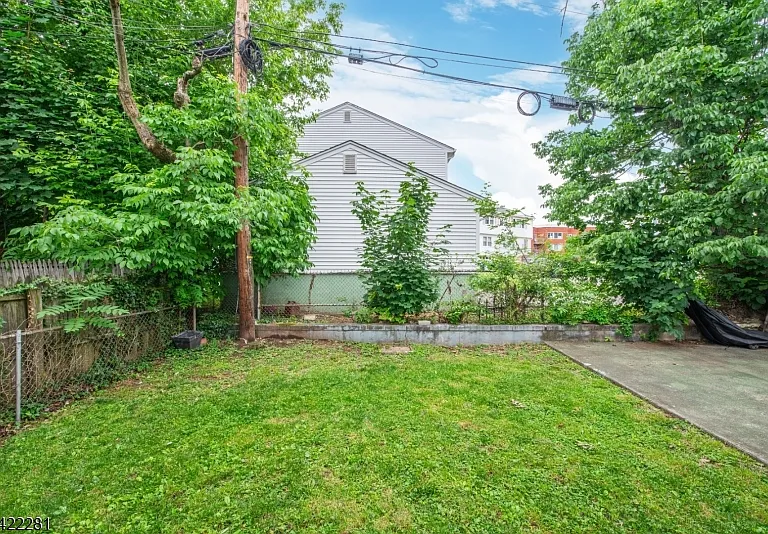 10 Walnut Pkwy — Photo 25