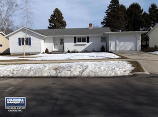 937 N 5th St, Manitowoc, WI 54220