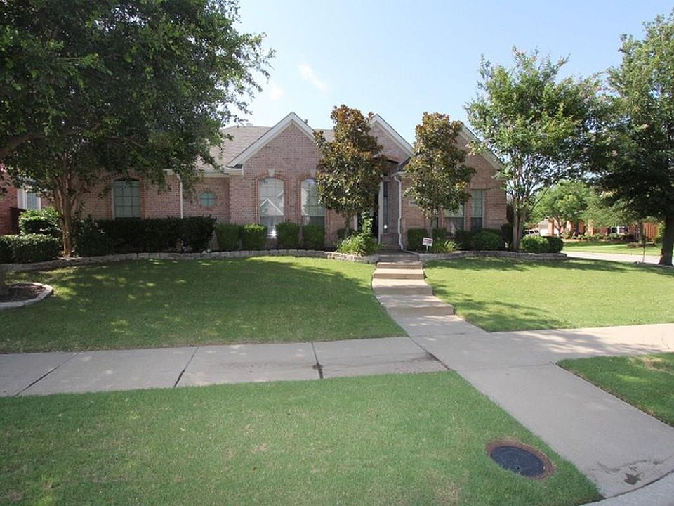 1st image of 2419 Lakewood Dr