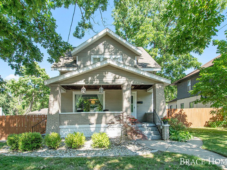 1st image of 2056 Coit Ave NE
