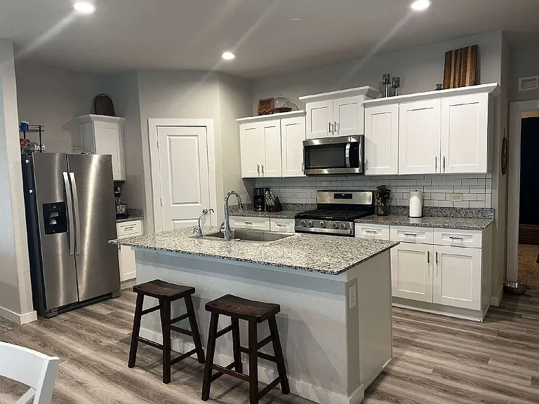 7611 Orange Blossom Rd — Photo 2