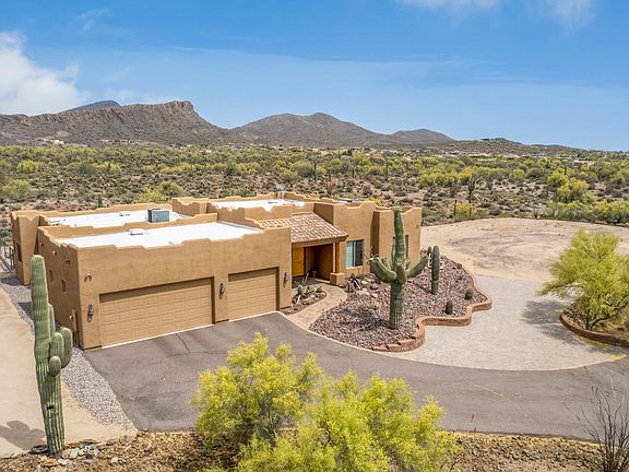 2nd image of 205 W Yucca Ln