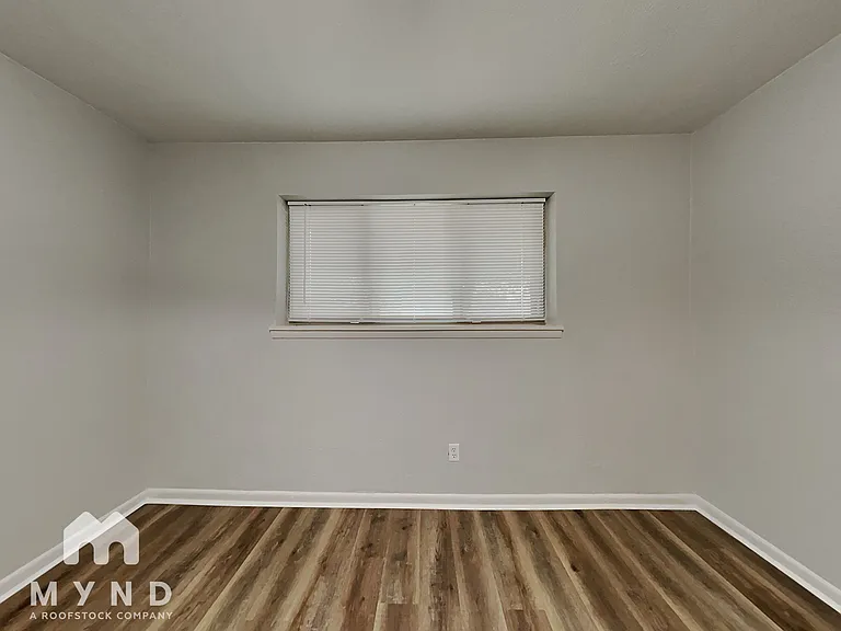 5244 Greene Ave — Photo 16