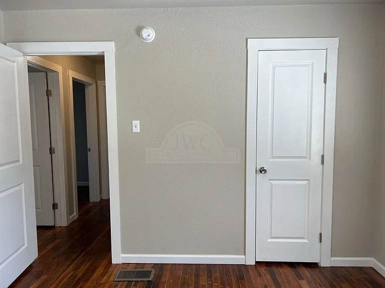 707 N Main St — Photo 15