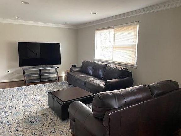 2nd image of 5520 Southampton Dr