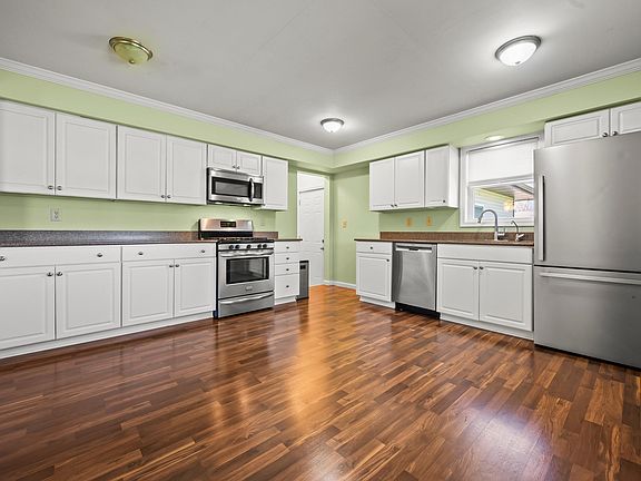 5th image of 319 N Harrison St