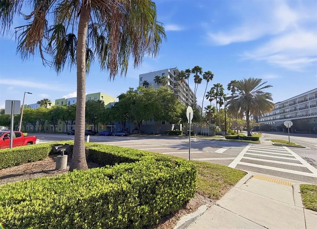 2 bed, 2.0 bath, 1136 sqft, $3,200 — Photo 2