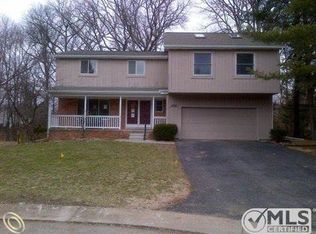 1970 Tiley Cir, Commerce Township, MI 48382
