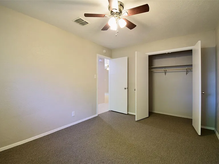 5936 Cherry Loop #B — Photo 16