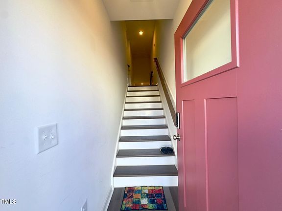 3rd image of 2047 Eva Pearl Dr