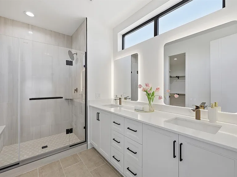 4635 Manett St #101 — Photo 23
