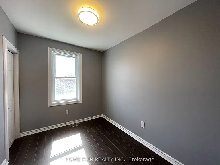 121 Concord St E — Photo 12