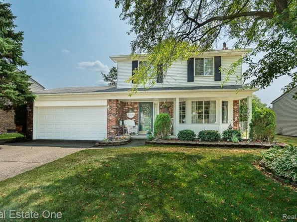 13758 Charrington Dr, Sterling Heights, MI 48313