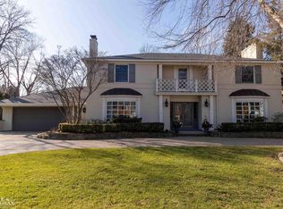 187 Stephens Rd, Grosse Pointe Farms, MI 48236