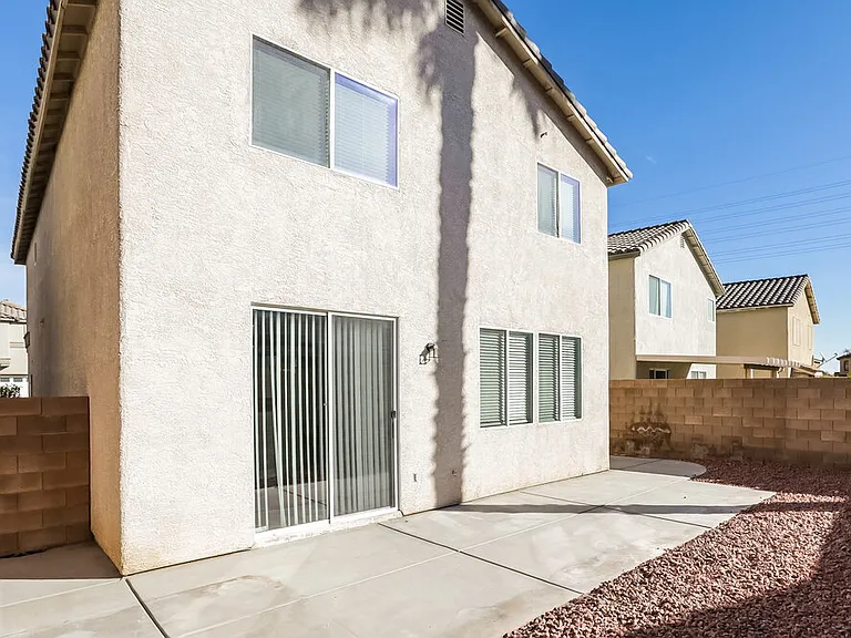10643 Solar Hawk Ave — Photo 17
