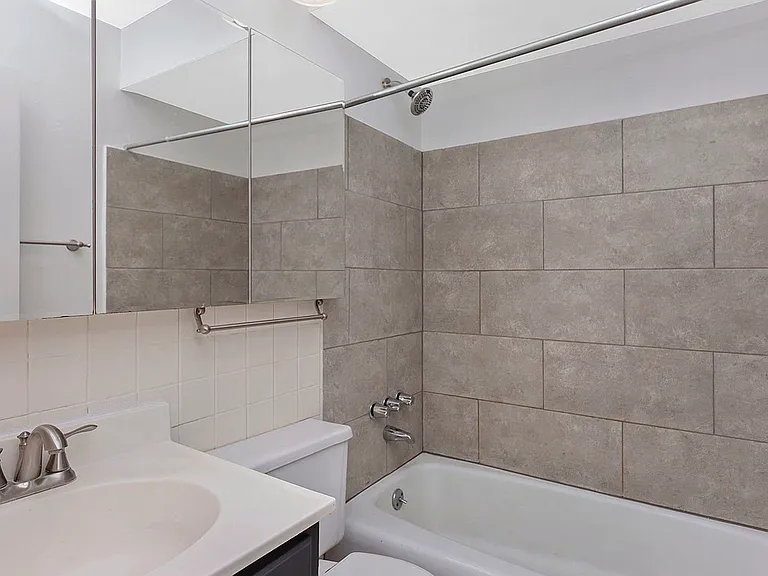 5950 N Kenmore Ave #307 — Photo 10