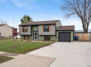 4225 Polly Ln, Hamburg, NY 14075