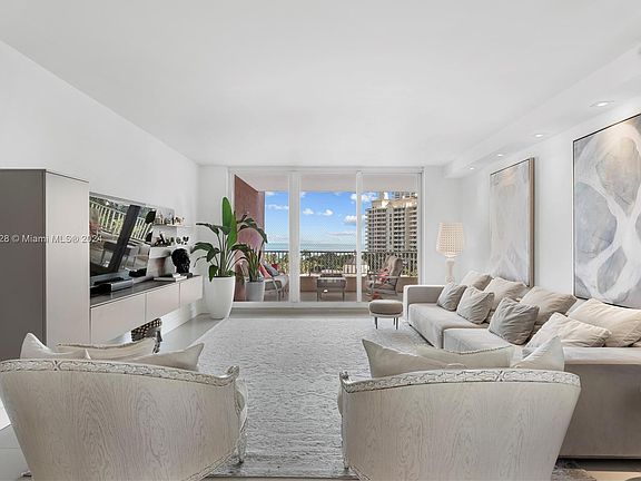 3rd image of 781 Crandon Blvd APT 805
