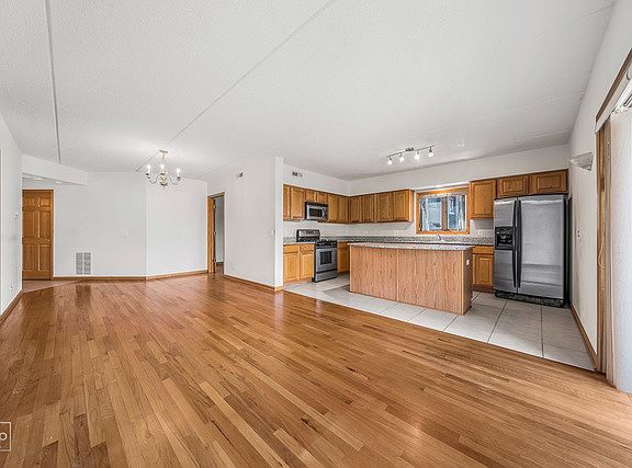 4th image of 2919 N Harlem Ave APT 214