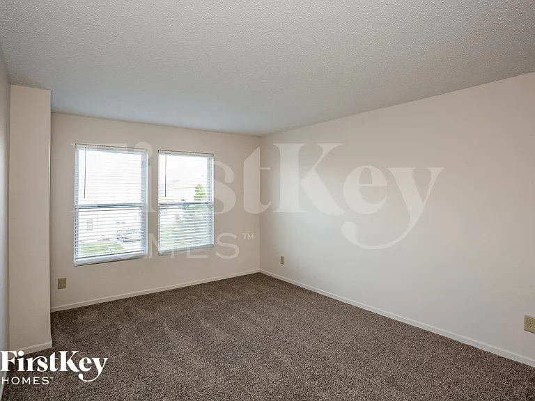 15393 Border Dr — Photo 10