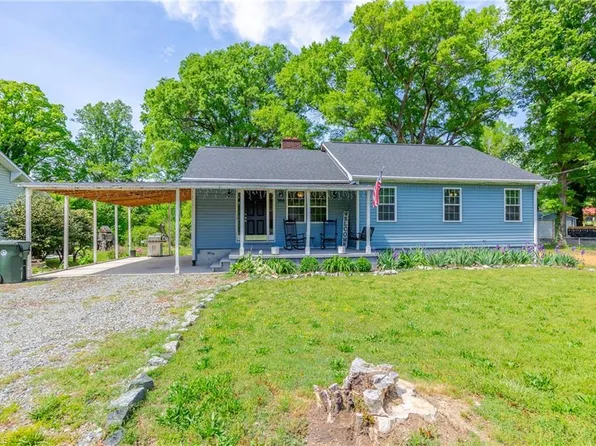300 Warner St, Thomasville, NC 27360