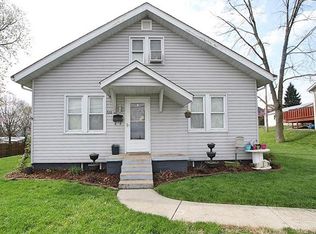 720 3rd St, Highland, IL 62249