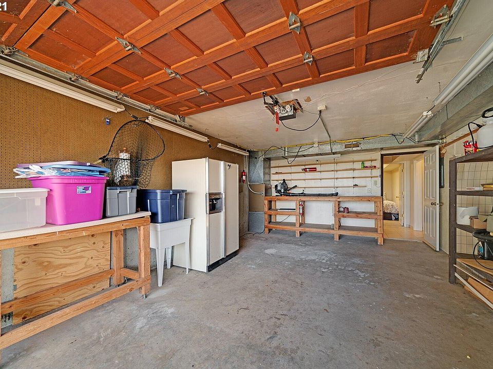 2nd image of 704 Fir Ave
