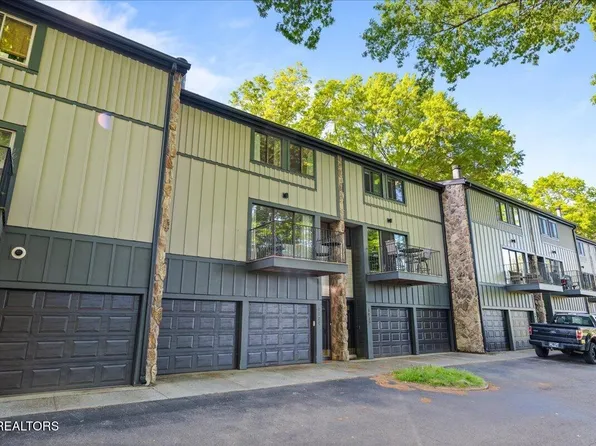 1974 Cherokee Bluff Dr, Knoxville, TN 37920