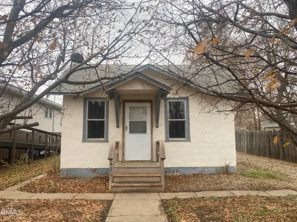 421 3rd St NE, Sidney, MT 59270
