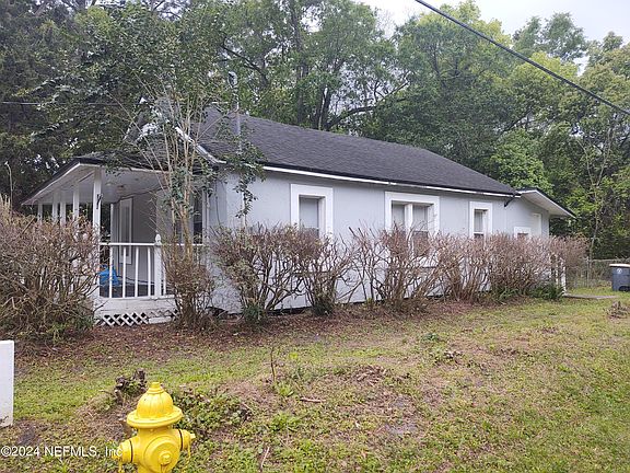 5th image of 1324 ST CLAIR Street