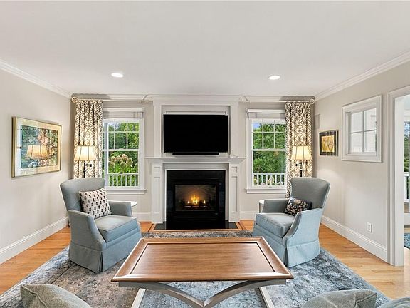 3rd image of 17 Pocasset Ln