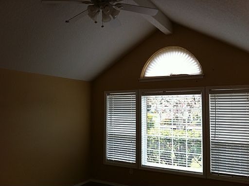 5th image of 2426 SE 72nd Ave