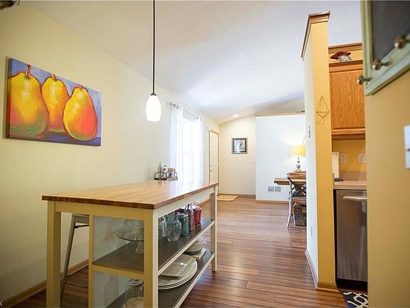 3rd image of 4317 Clover Dr