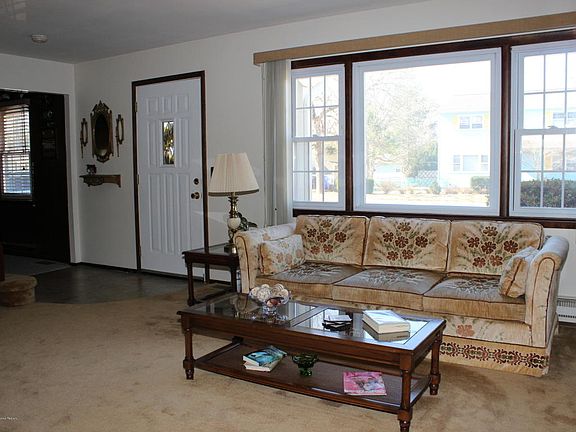 2nd image of 509 River Park Dr