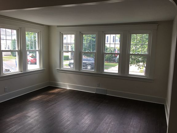 Sitting RM off Living RM
