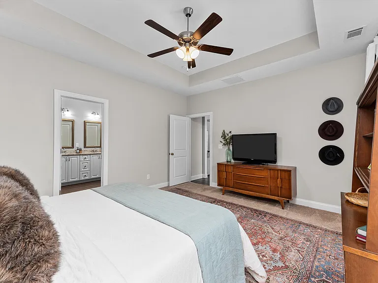 975 Newburn Dr — Photo 36