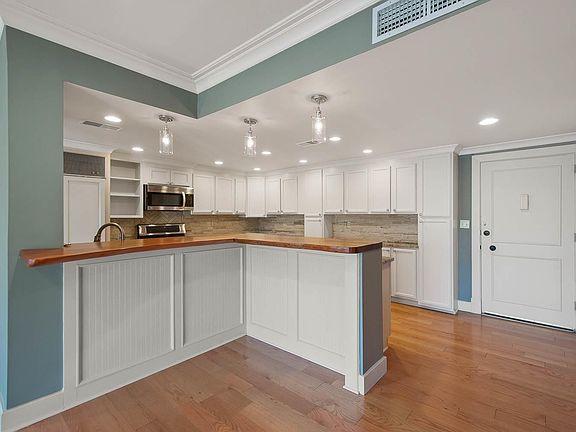 5th image of 4200 W End Ave APT 402