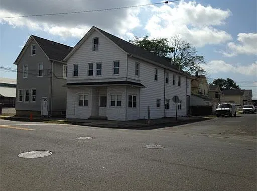 Building Photo 3