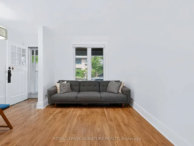 37 Strathcona Ave — Photo 5