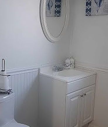 5th image of 1436 Eggert Pl