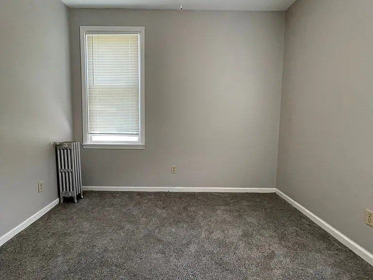 14800 E Vernor Hwy — Photo 24