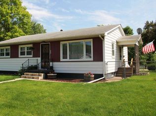 207 5th St, Buffalo, IA 52728