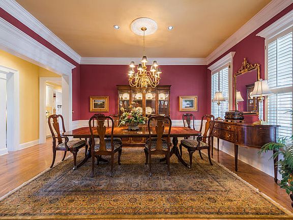 2nd image of 3239 Pignatelli Cres